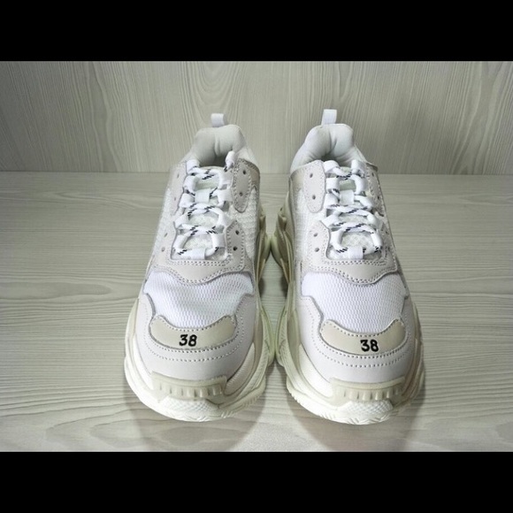 Balenciaga’s - Picture 1 of 3